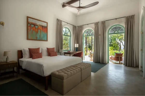 2. Rooms - Beachview Suite 7