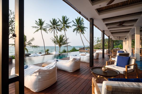 Ahu Bay Public Spaces - Main Pool_Lounge - Medium