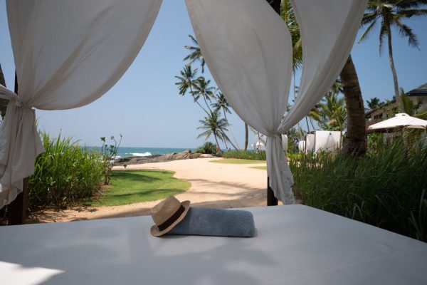 Ahu Bay Rooms - Beach Cabana - Medium