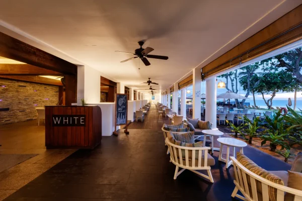 Restuarant - white